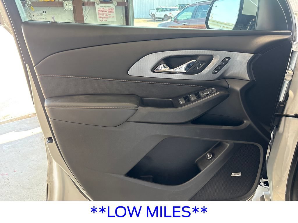 Used 2020 Chevrolet Traverse Premier FWD image 35