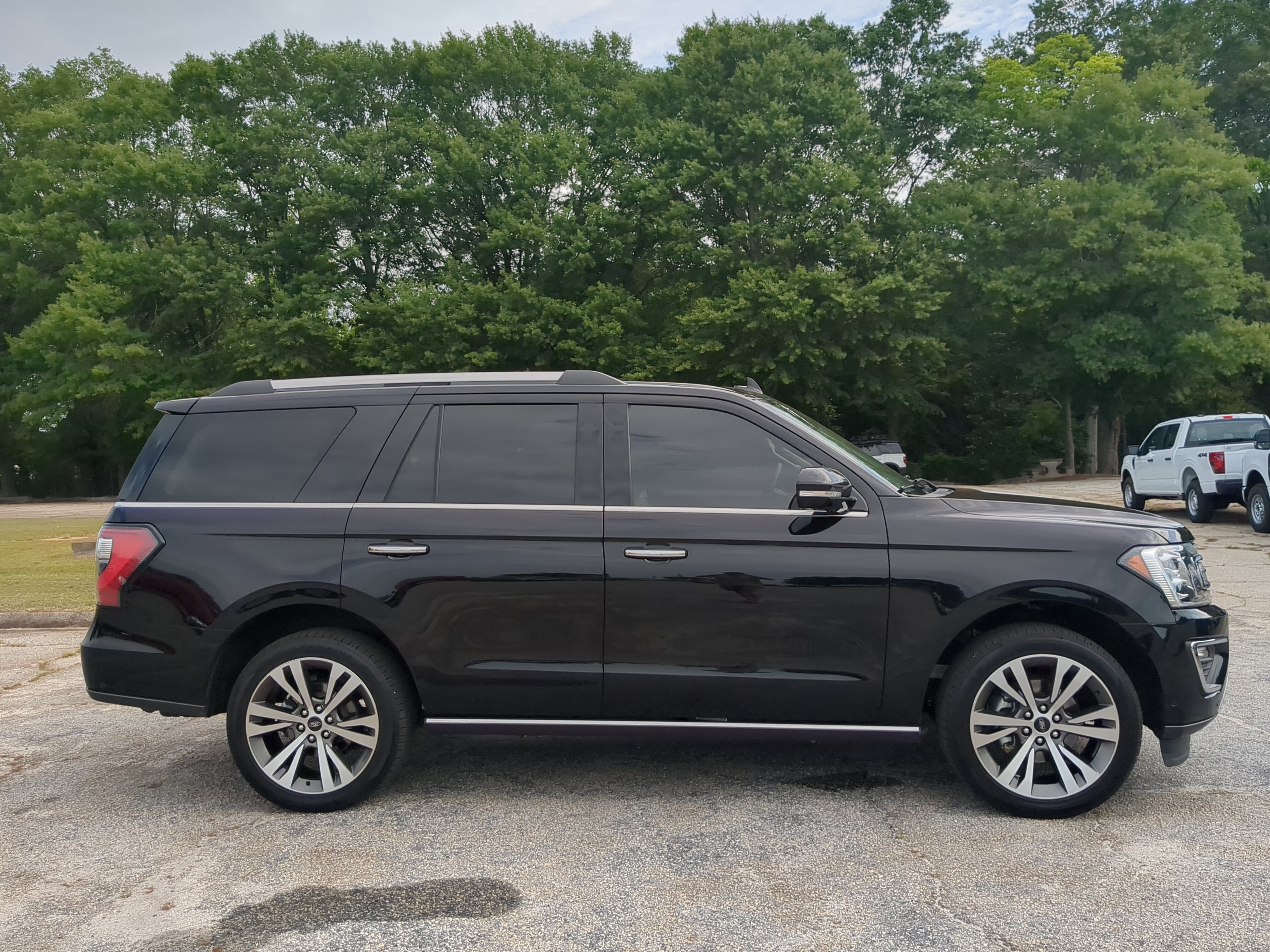 Certified 2021 Ford Expedition Limited RWD image 2