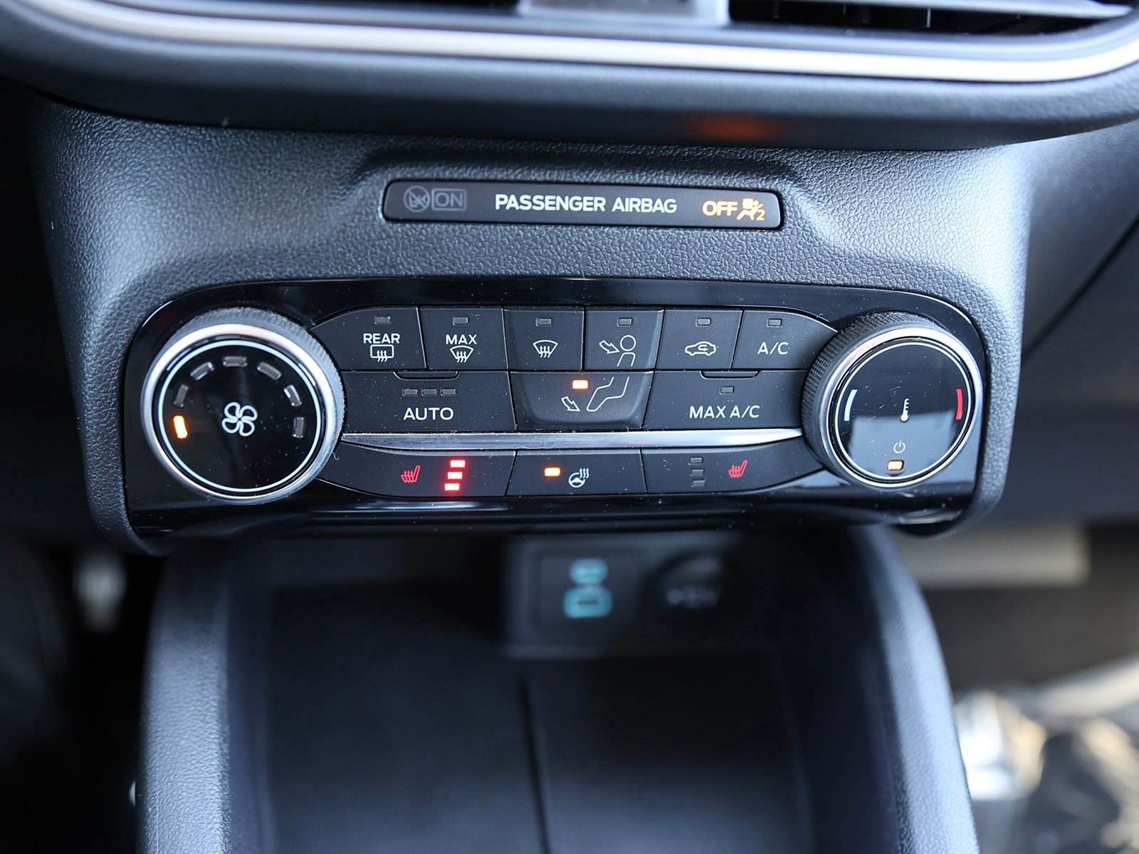 Certified 2022 Ford Escape SE w/ Cold Weather Package image 27