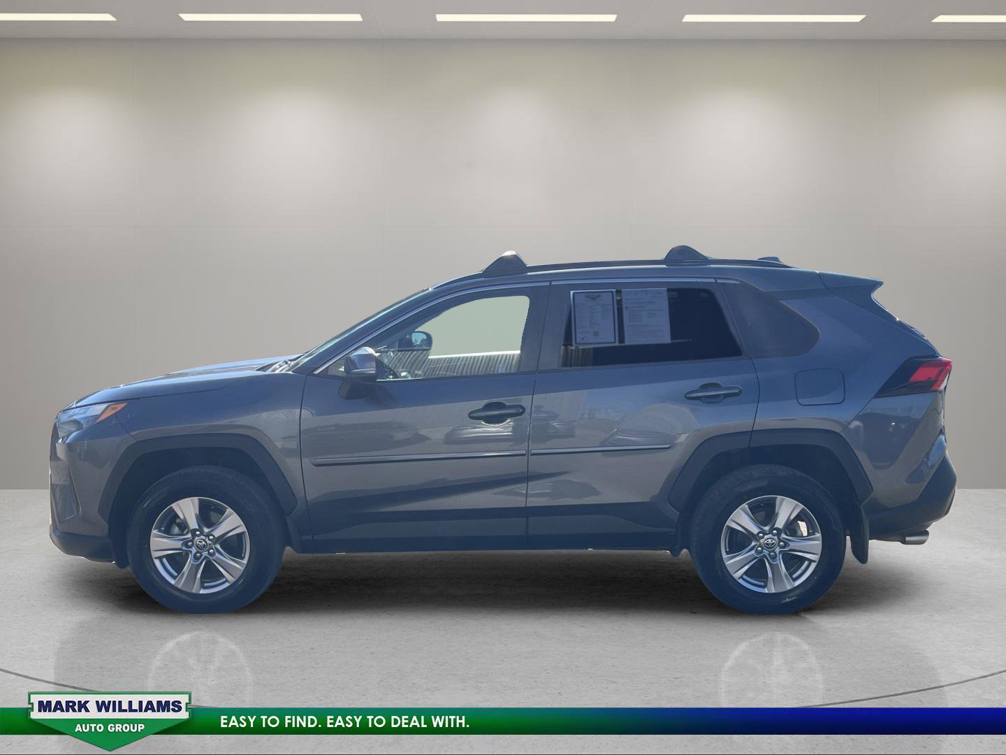 Used 2022 Toyota RAV4 XLE image 6