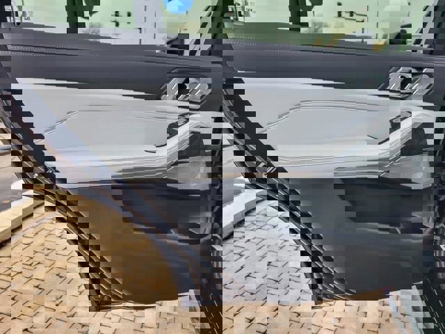 Used 2023 BMW X7 xDrive40i w/ Executive Package image 27