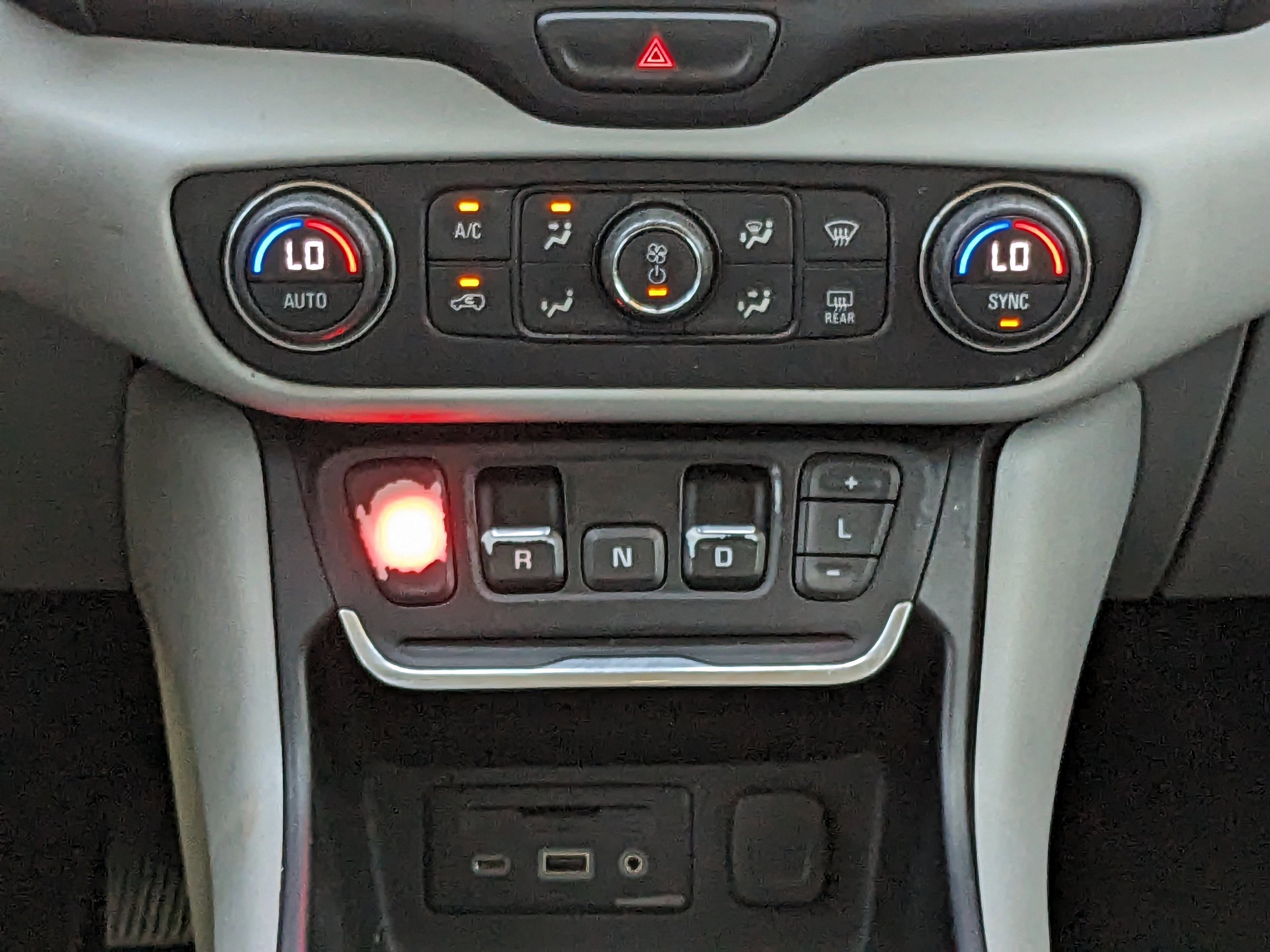 Used 2020 GMC Terrain SLT w/ Preferred Package image 19