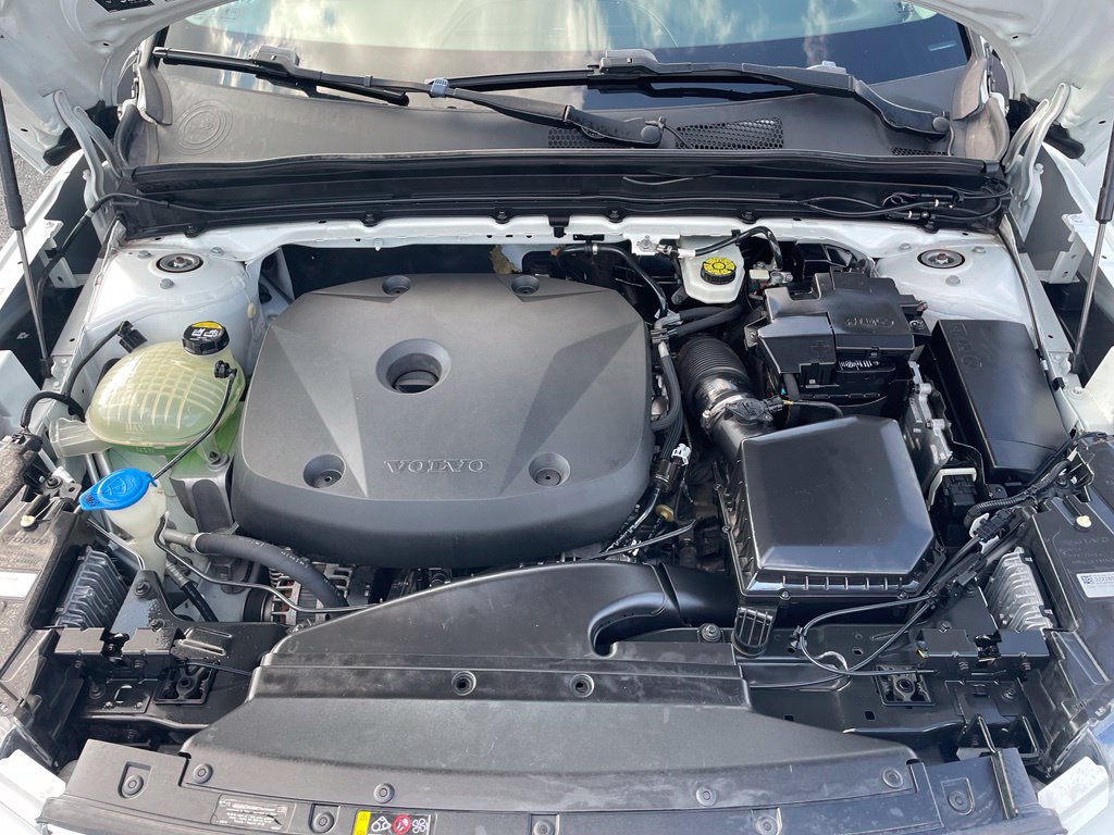 Used 2021 Volvo XC40 T4 Momentum FWD image 30