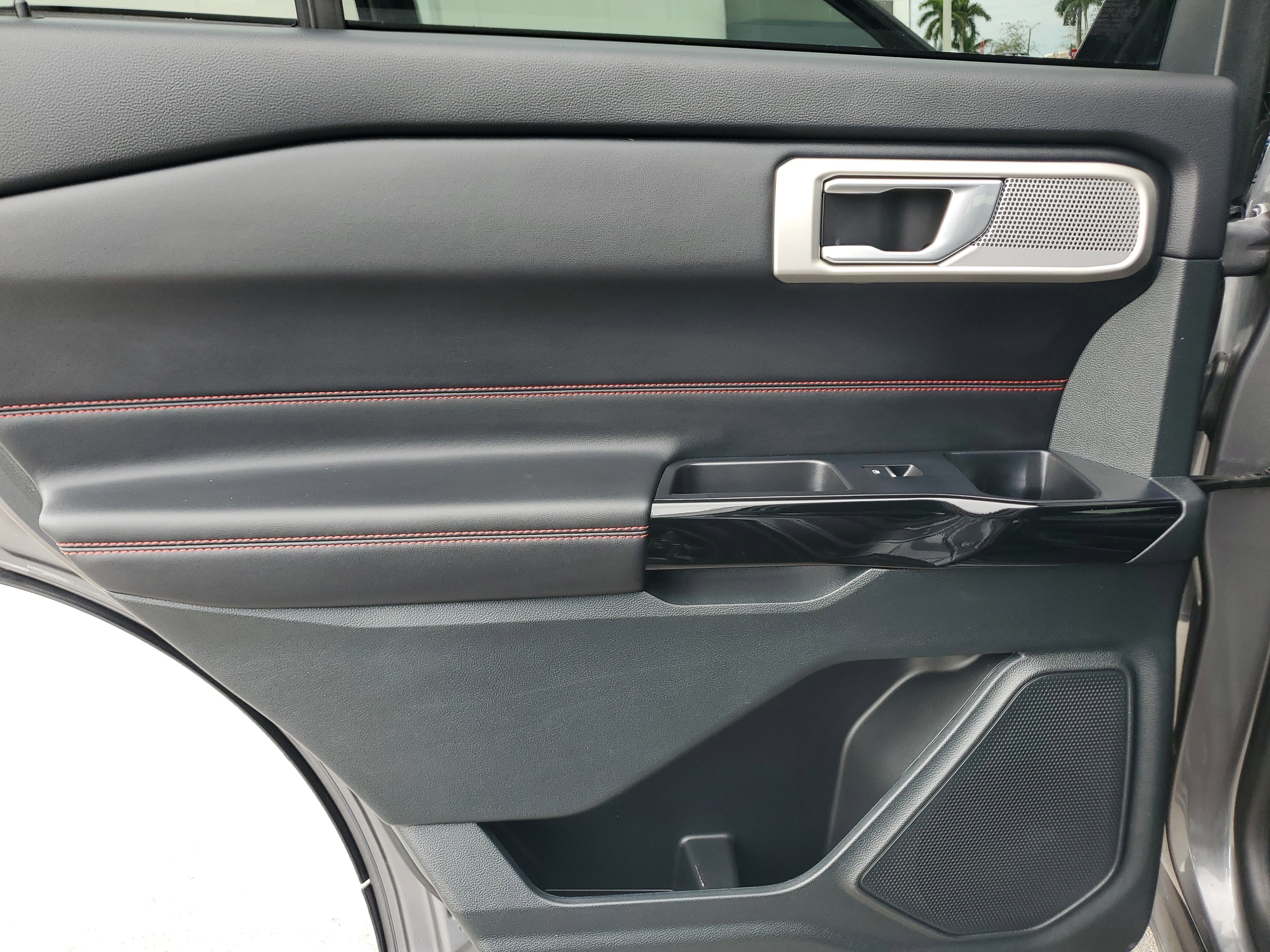 Certified 2023 Ford Explorer ST-Line w/ Class IV Trailer Tow Package image 30