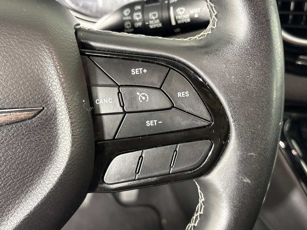 Used 2018 Chrysler Pacifica Touring Plus w/ S Appearance Package FWD image 19