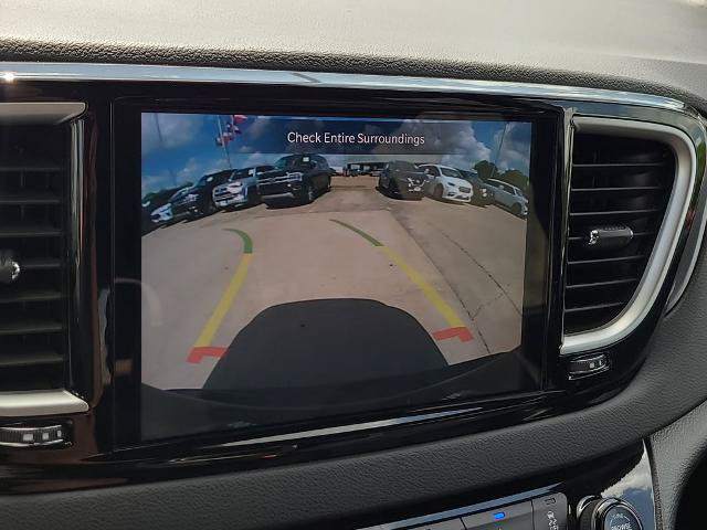Used 2026 Chrysler Pacifica Select FWD image 24