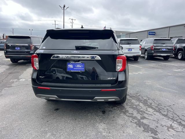 Certified 2022 Ford Explorer XLT w/ Equipment Group 202A image 4