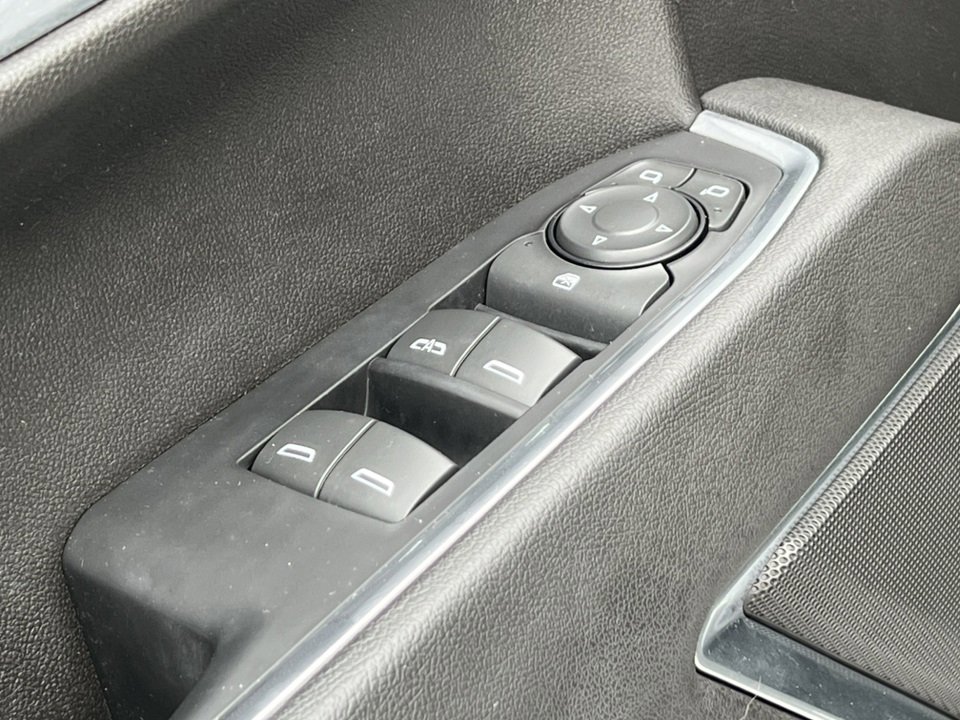 Used 2022 Chevrolet Silverado 1500 LT image 15