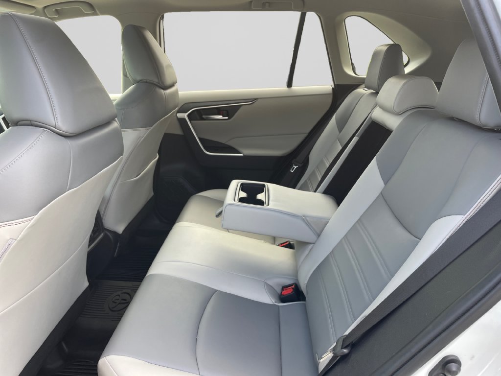 Used 2019 Toyota RAV4 XLE Premium w/ Cold Weather Package AWD/4WD image 19