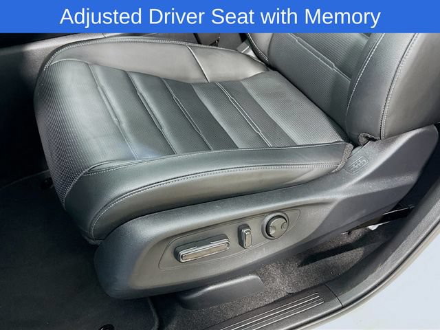 Used 2025 Honda CR-V EX-L image 10