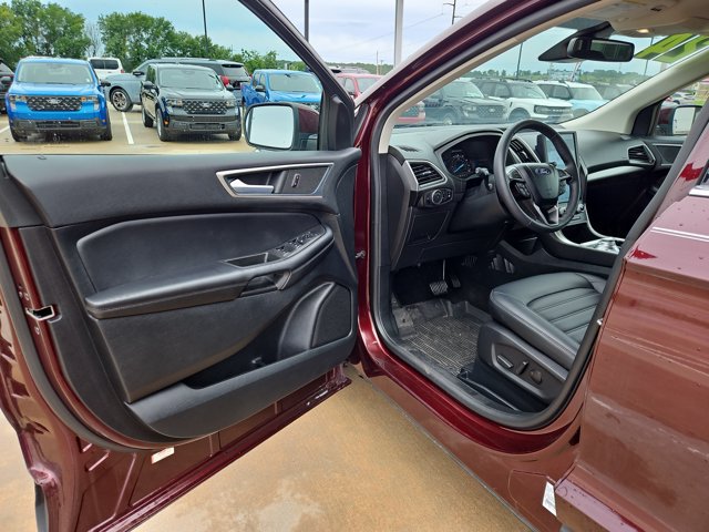 Certified 2024 Ford Edge SEL w/ Convenience Package AWD/4WD image 9