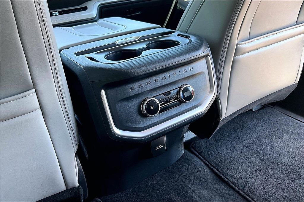 Certified 2025 Ford Expedition Active AWD/4WD image 34