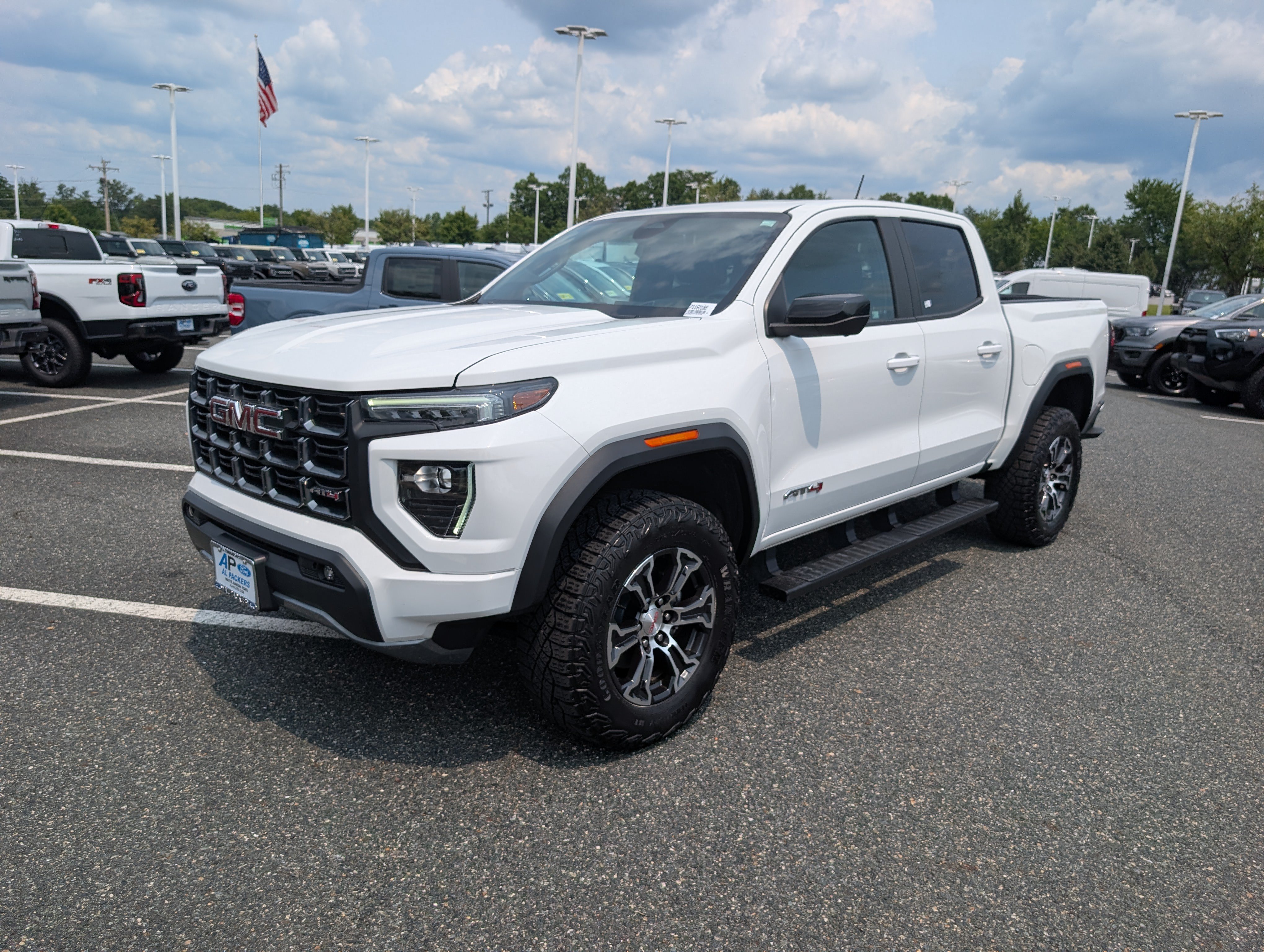 Used 2023 GMC Canyon AT4 w/ AT4 Premium Package AWD/4WD image 7
