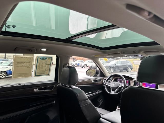 Used 2024 Volkswagen Atlas SEL Premium R-Line image 22