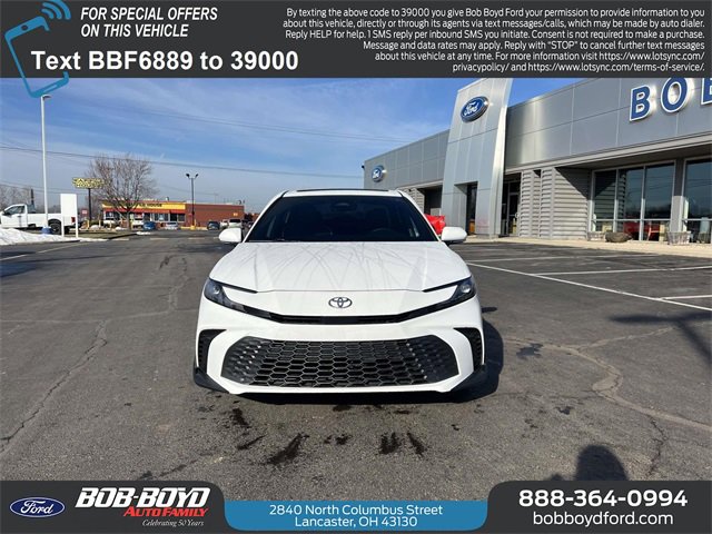 Used 2025 Toyota Camry SE w/ Convenience Package image 2