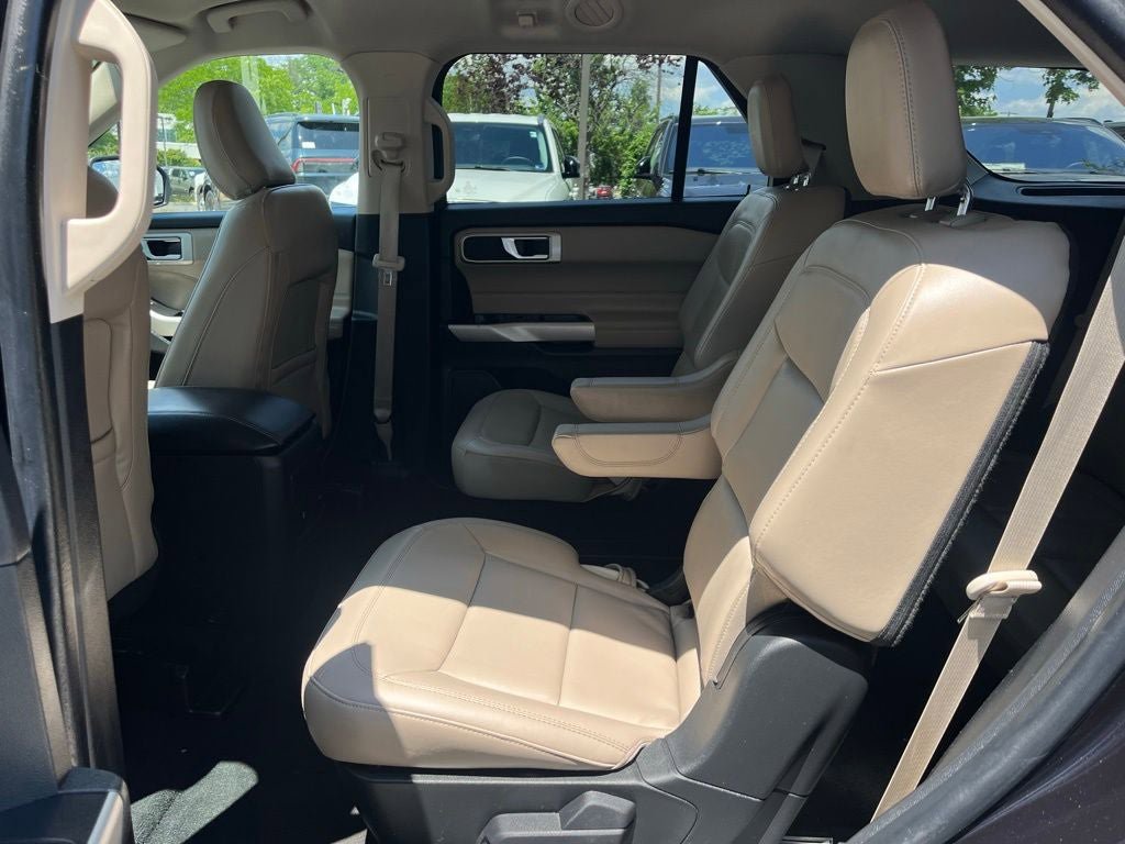 Certified 2022 Ford Explorer XLT w/ Equipment Group 202A AWD/4WD image 13