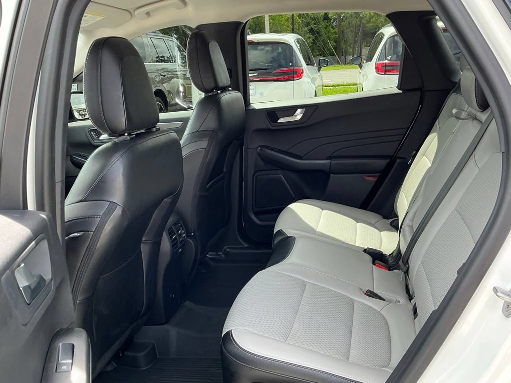 Certified 2023 Ford Escape SE FWD image 30