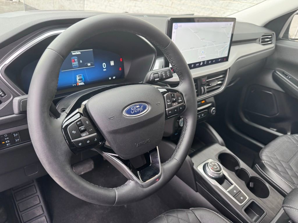 Certified 2023 Ford Escape SE w/ PHEV Premium Package image 32