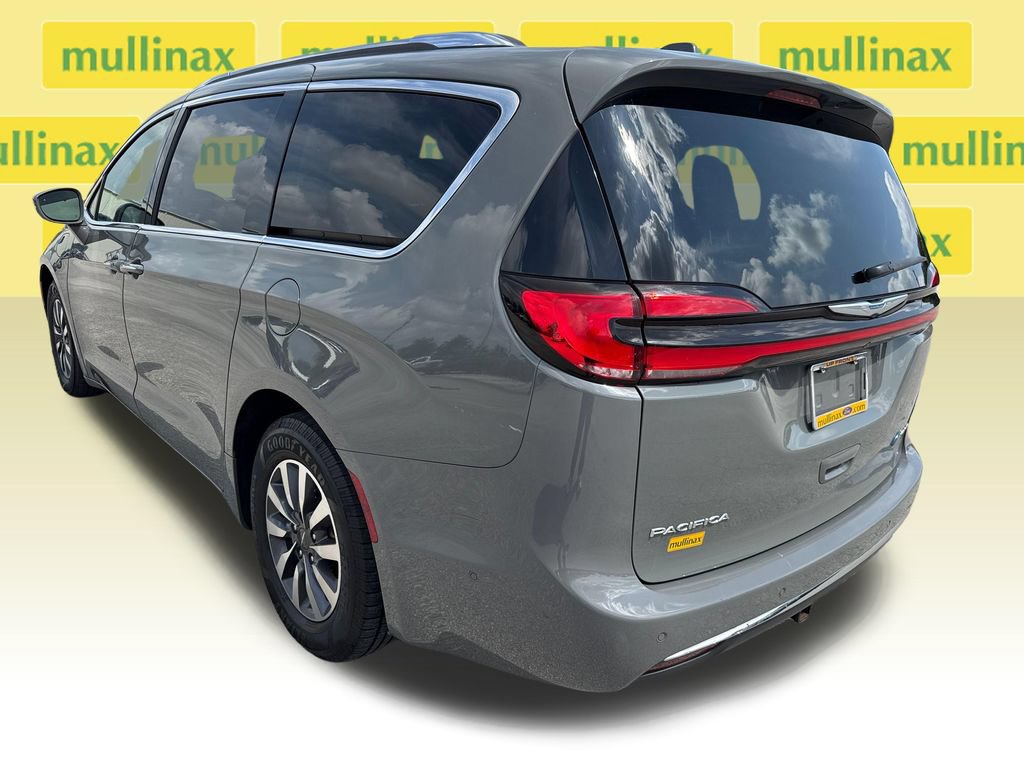Used 2021 Chrysler Pacifica Touring-L FWD image 8