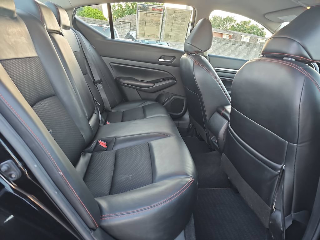 Used 2023 Nissan Altima 2.5 SR FWD image 11