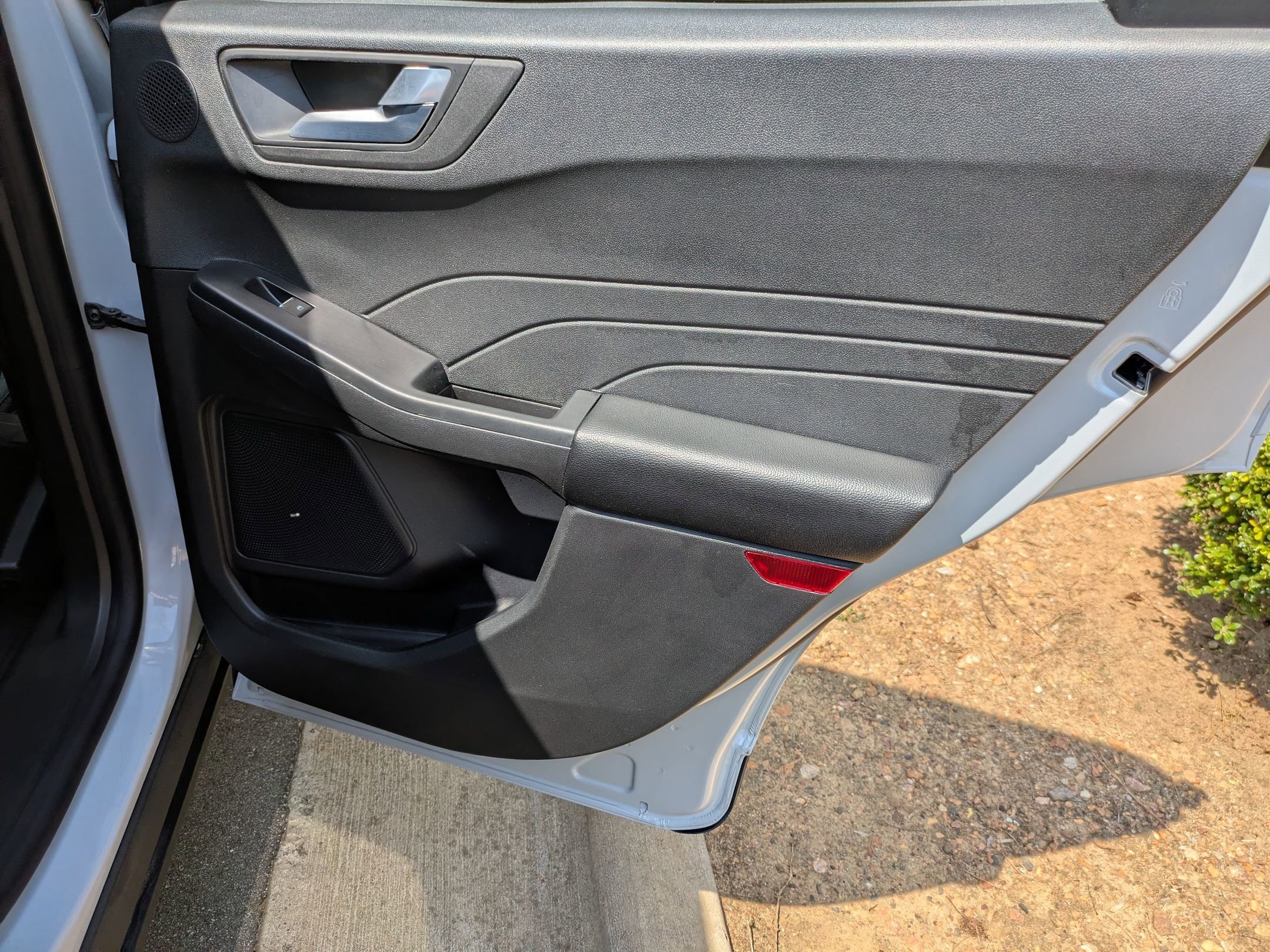 Certified 2025 Ford Escape SE w/ PHEV Premium Package image 36