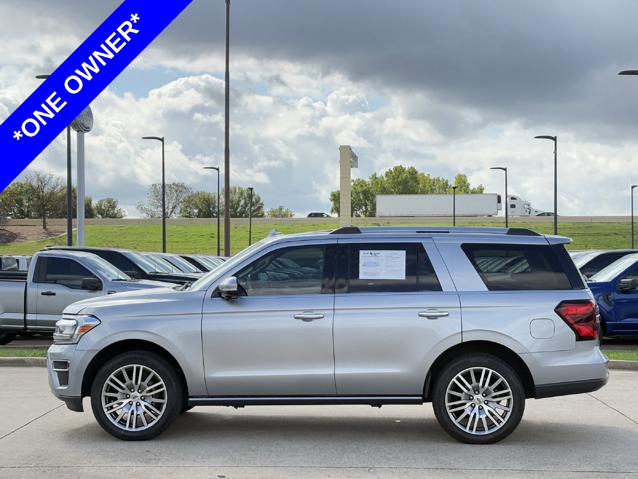 Certified 2024 Ford Expedition Limited RWD image 3