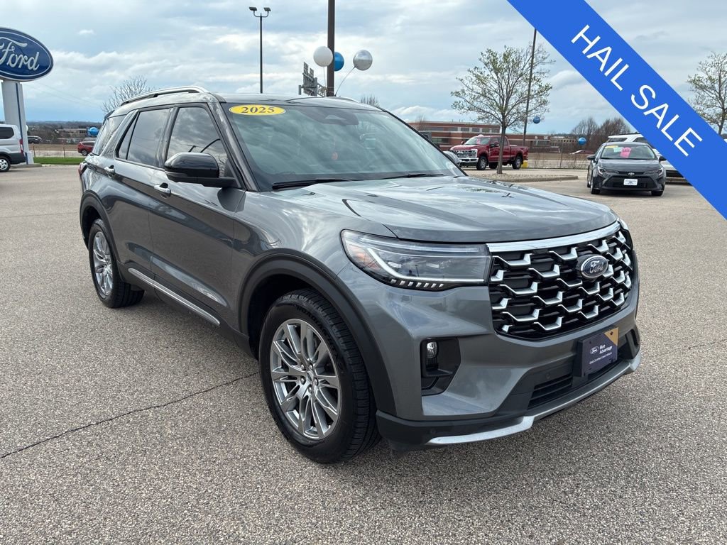 Certified 2025 Ford Explorer Platinum AWD/4WD image 2