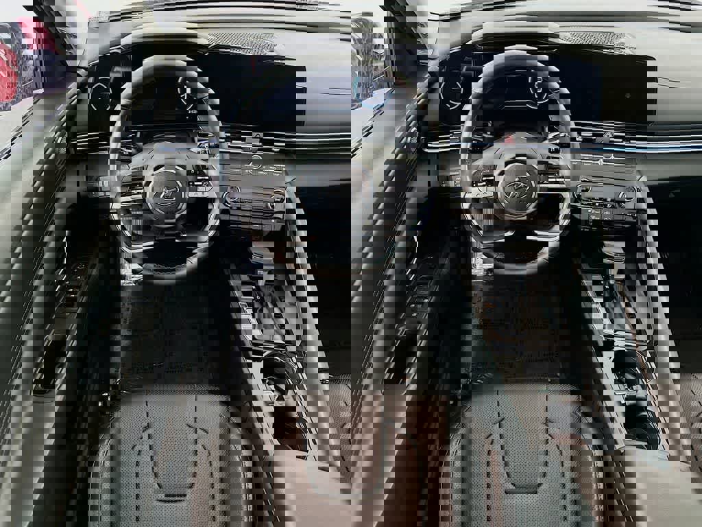 Used 2022 Hyundai Elantra Limited image 13