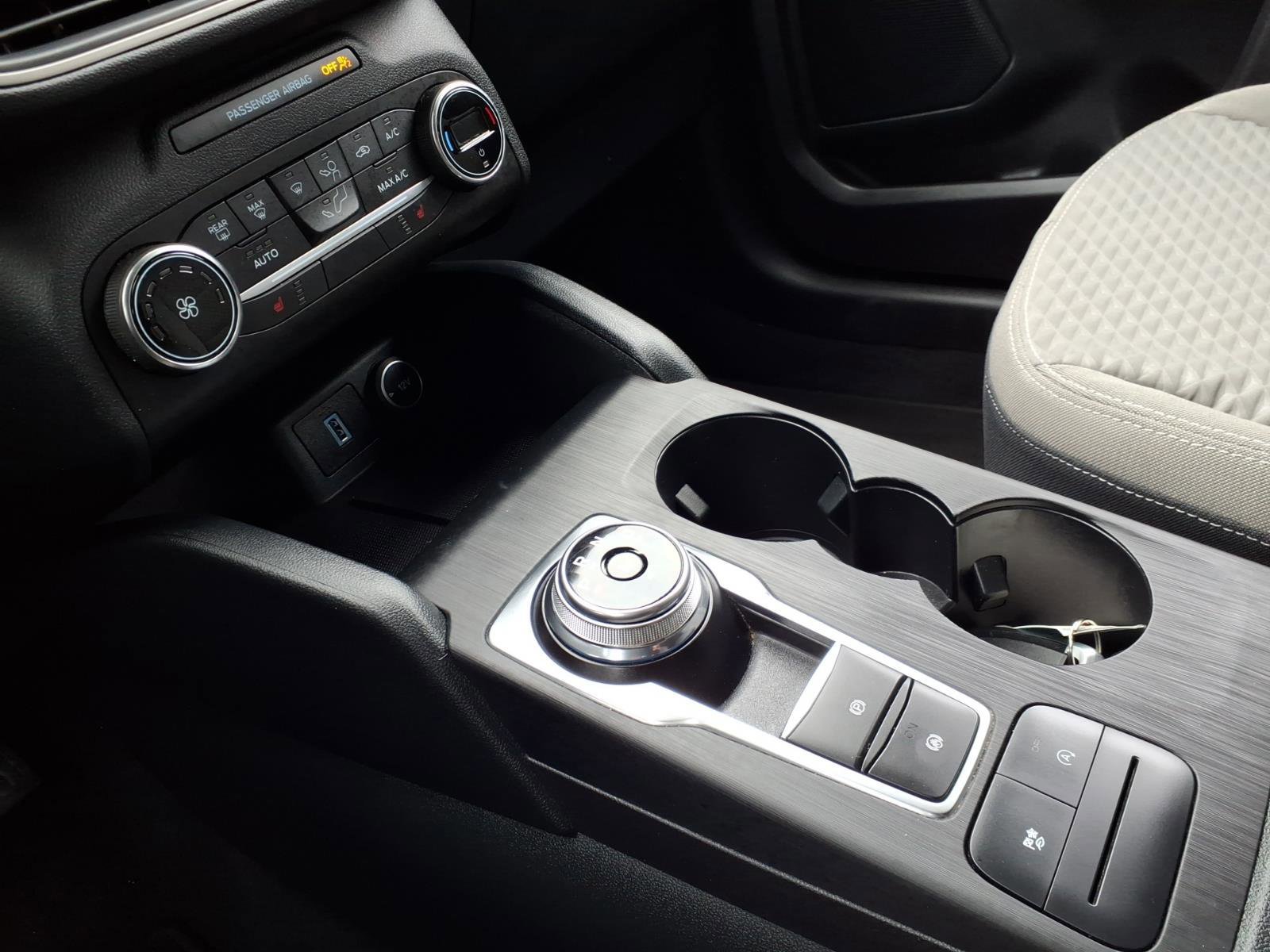 Certified 2020 Ford Escape SE image 18