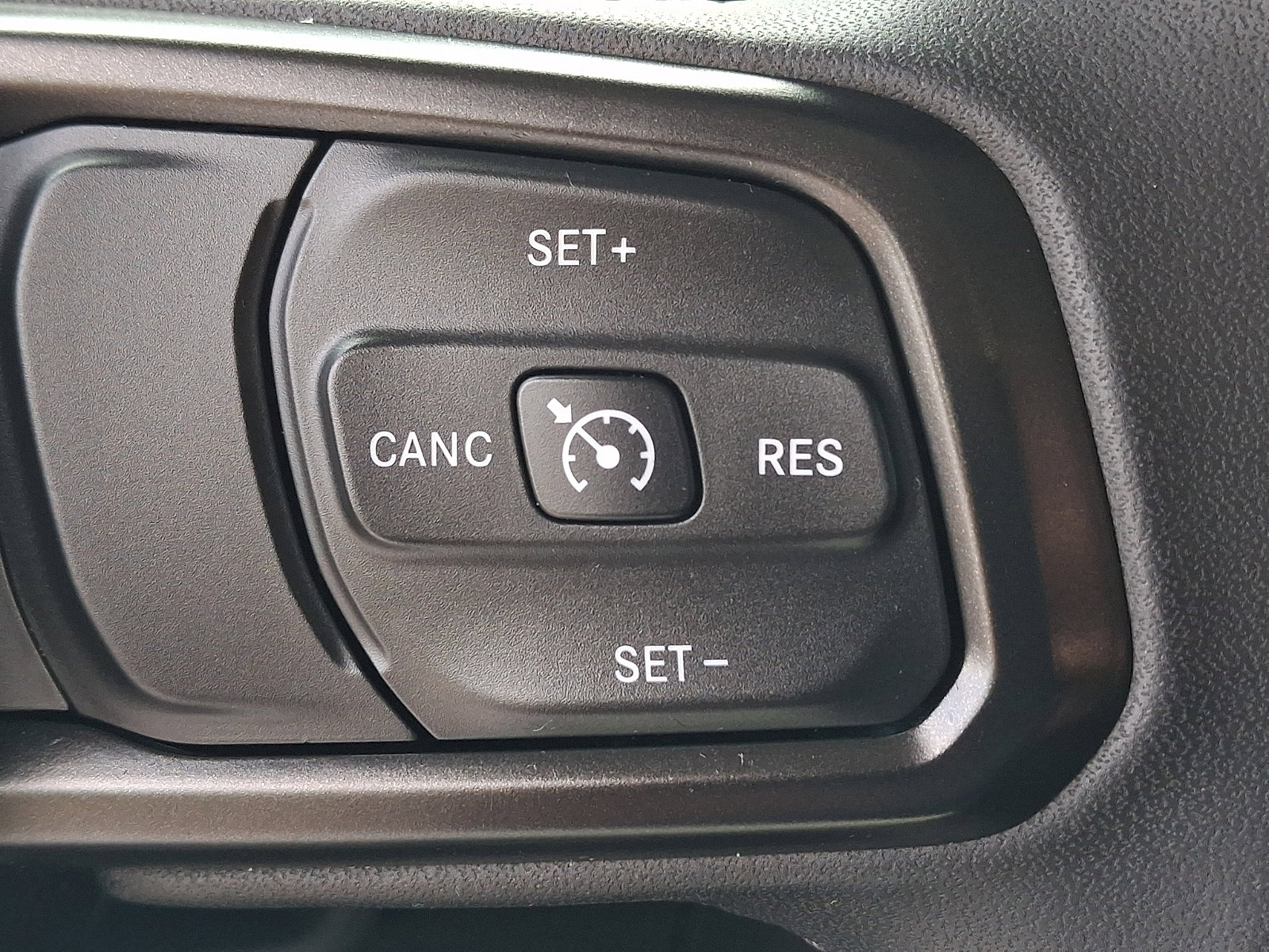 Used 2023 Jeep Gladiator Sport AWD/4WD image 22