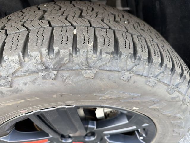 Used 2025 Nissan Rogue SV AWD/4WD image 30
