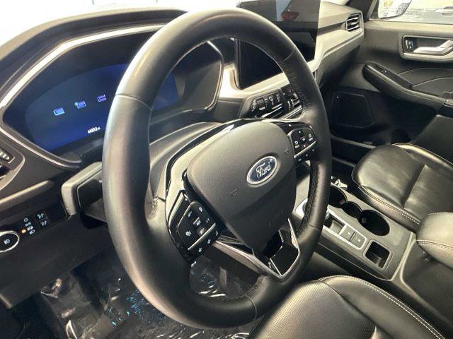 Certified 2024 Ford Escape Platinum AWD/4WD image 9