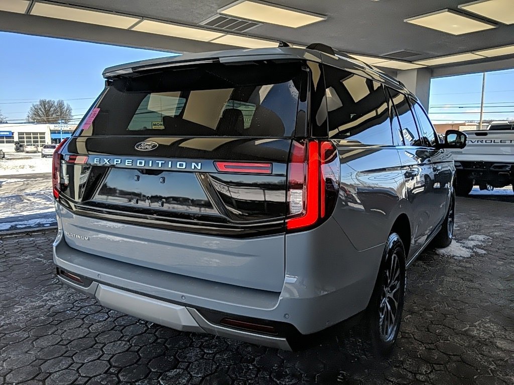 Certified 2025 Ford Expedition Platinum image 3
