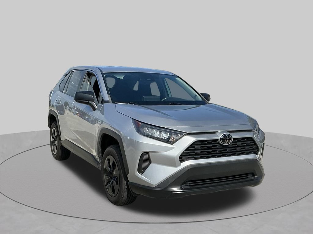 Used 2022 Toyota RAV4 LE FWD image 15
