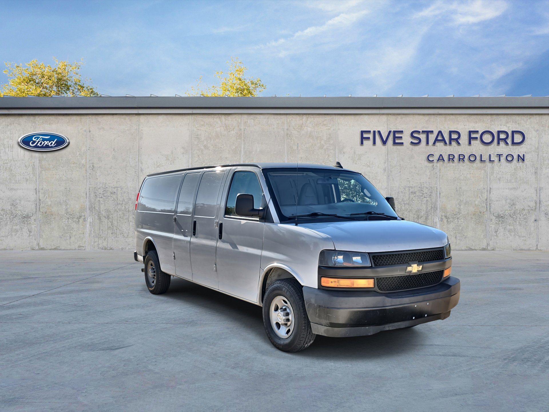 Used 2021 Chevrolet Express 2500 Extended w/ Driver Convenience Package image 1