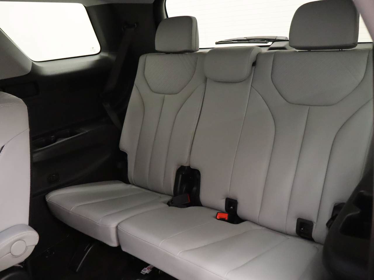 Used 2024 Hyundai Palisade SEL FWD image 19