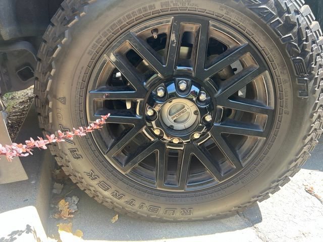 Certified 2022 Ford F250 Lariat w/ Black Appearance Package AWD/4WD image 2