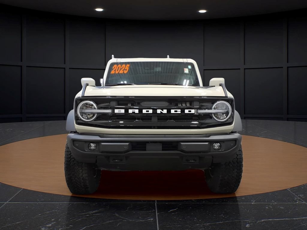 Certified 2025 Ford Bronco Outer Banks w/ Sasquatch Package AWD/4WD image 2
