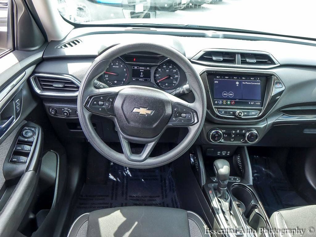 Used 2021 Chevrolet TrailBlazer LT w/ Convenience Package FWD image 12