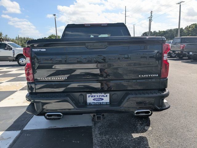 Used 2025 Chevrolet Silverado 1500 Custom Trail Boss w/ LPO, Dark Essentials Package image 4