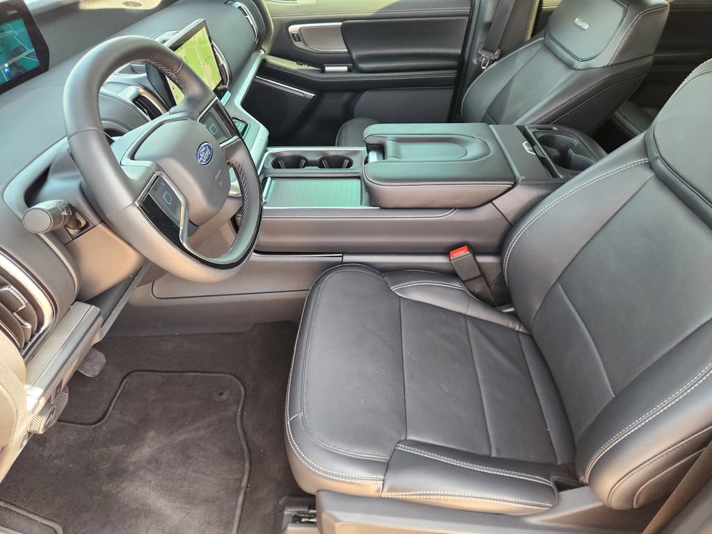 Certified 2025 Ford Expedition Platinum w/ Driver's Package AWD/4WD image 12