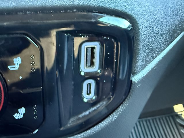 Used 2025 Chevrolet Silverado 1500 LT AWD/4WD image 13