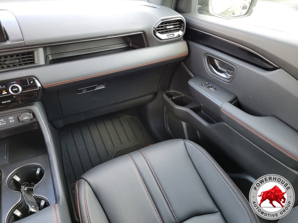 Used 2025 Honda Pilot TrailSport image 23