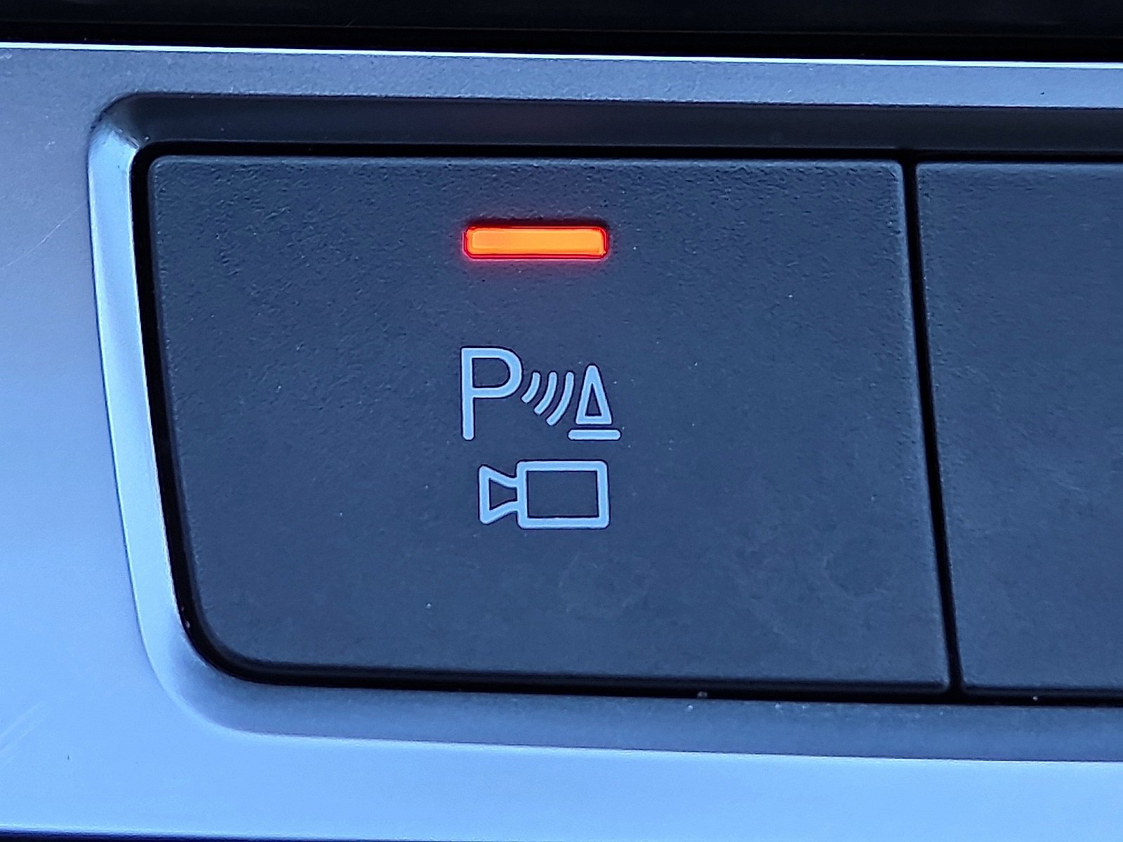 Used 2022 Audi Q8 Premium Plus image 19