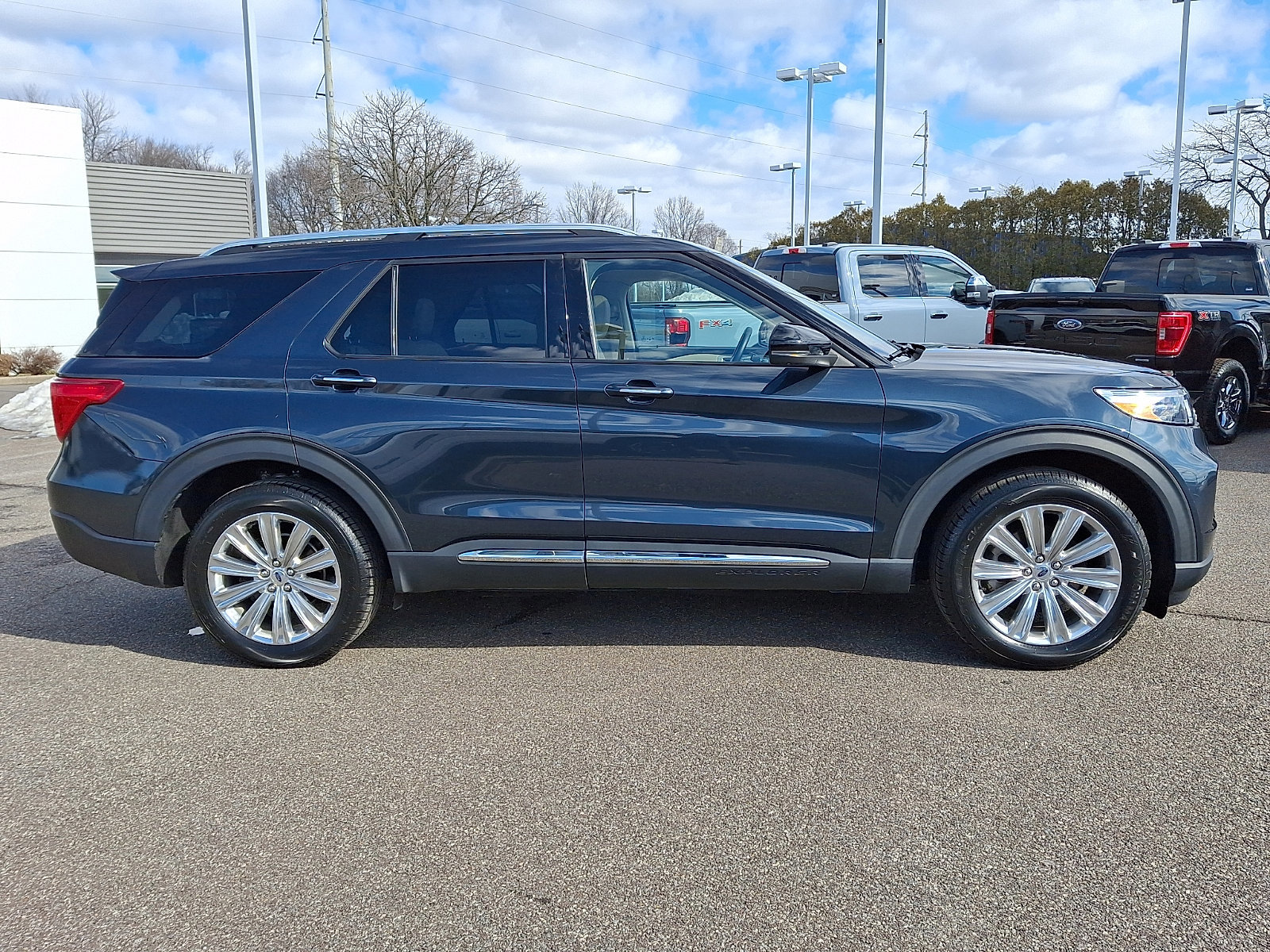 Certified 2022 Ford Explorer Limited w/ Limited Technology Package image 9