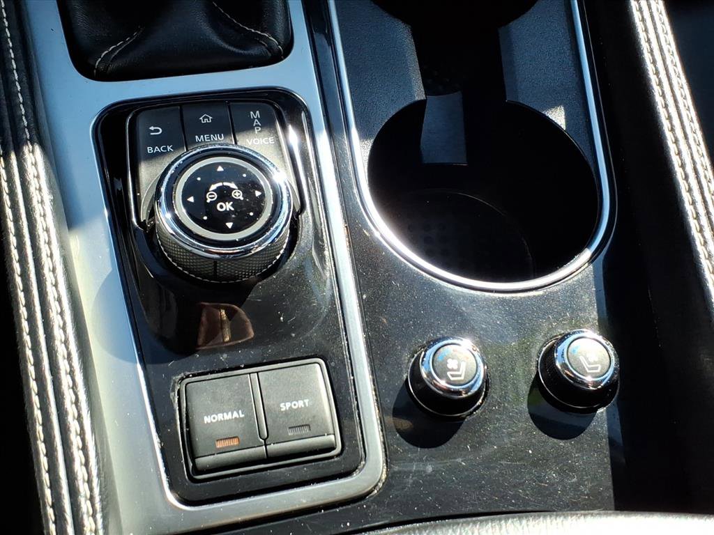 Used 2017 Nissan Maxima Platinum image 23