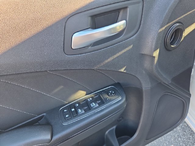 Used 2019 Dodge Charger SXT w/ Blacktop Package RWD image 10