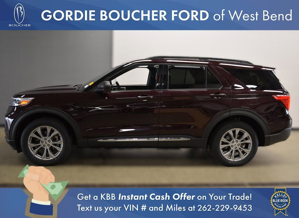 Certified 2022 Ford Explorer XLT w/ Equipment Group 202A image 2