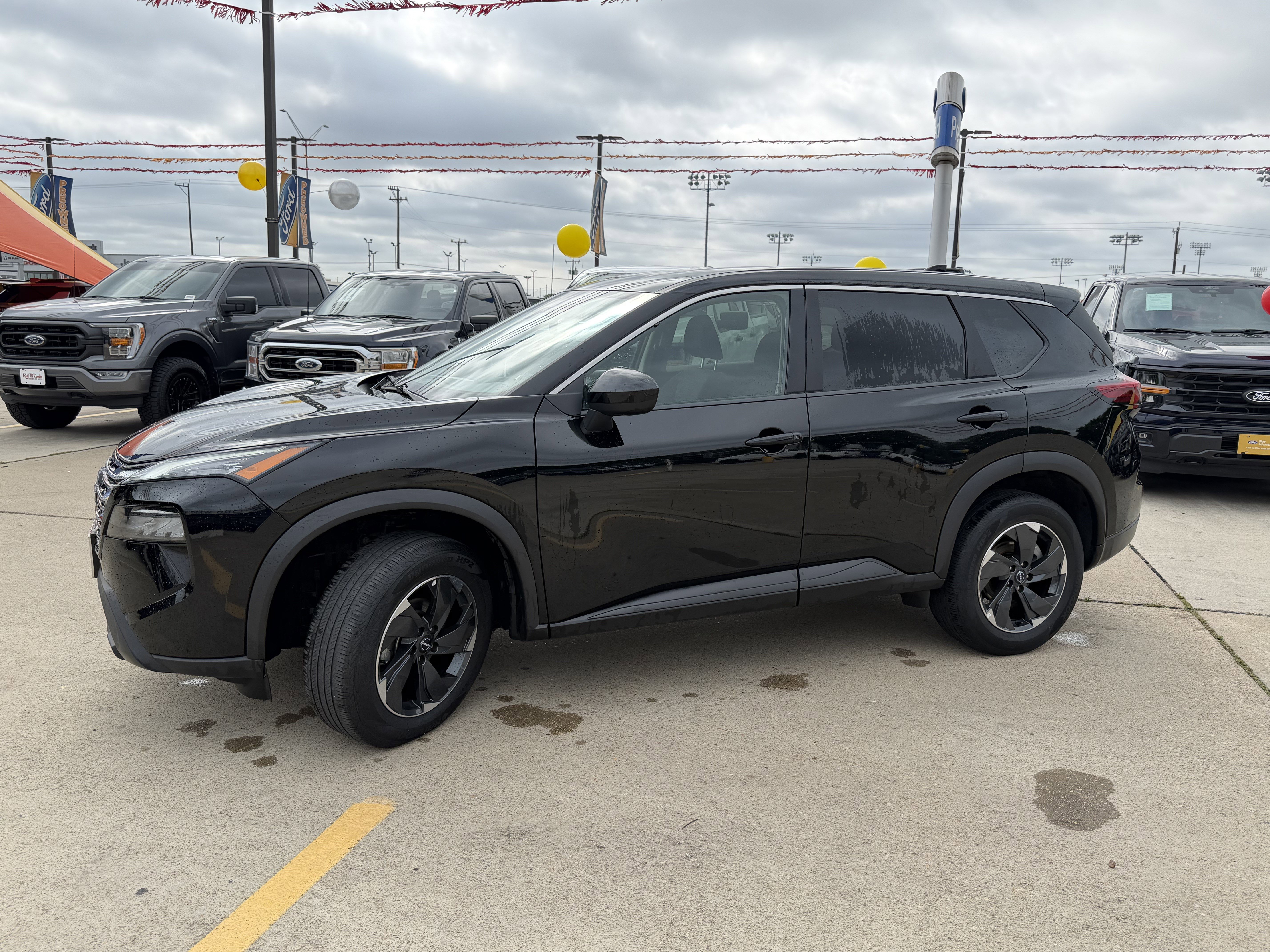 Used 2025 Nissan Rogue SV AWD/4WD image 12