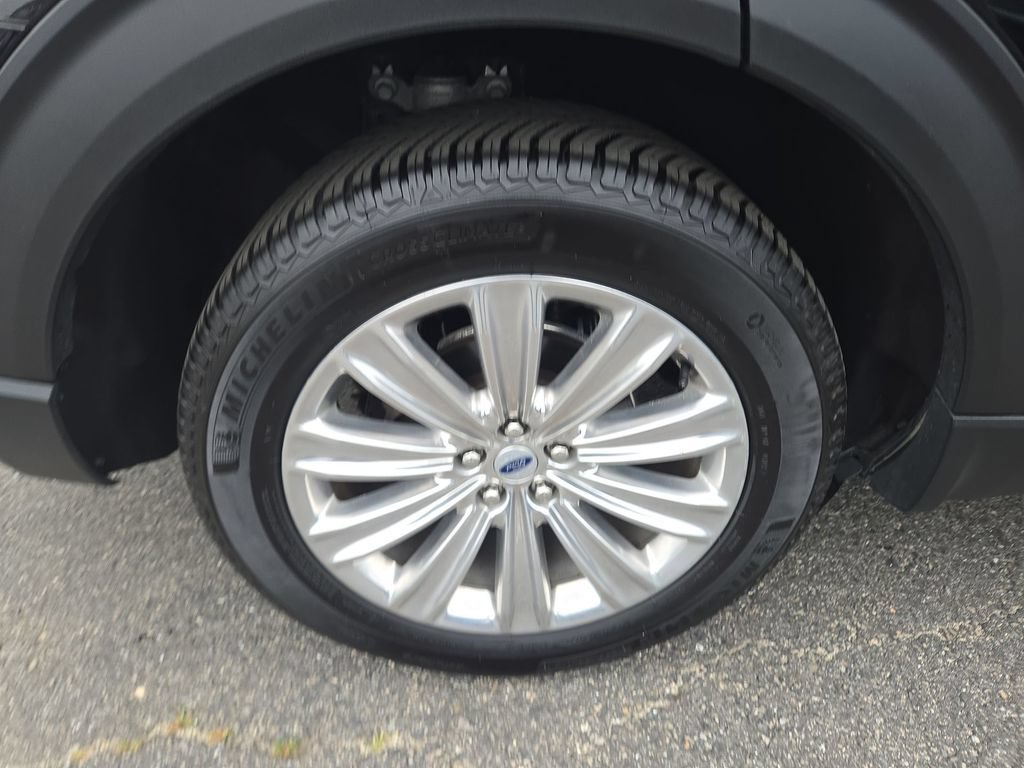 Certified 2023 Ford Explorer Limited w/ Limited Technology Package AWD/4WD image 2